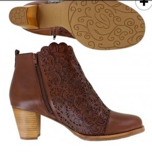 Brighton Glory Boots